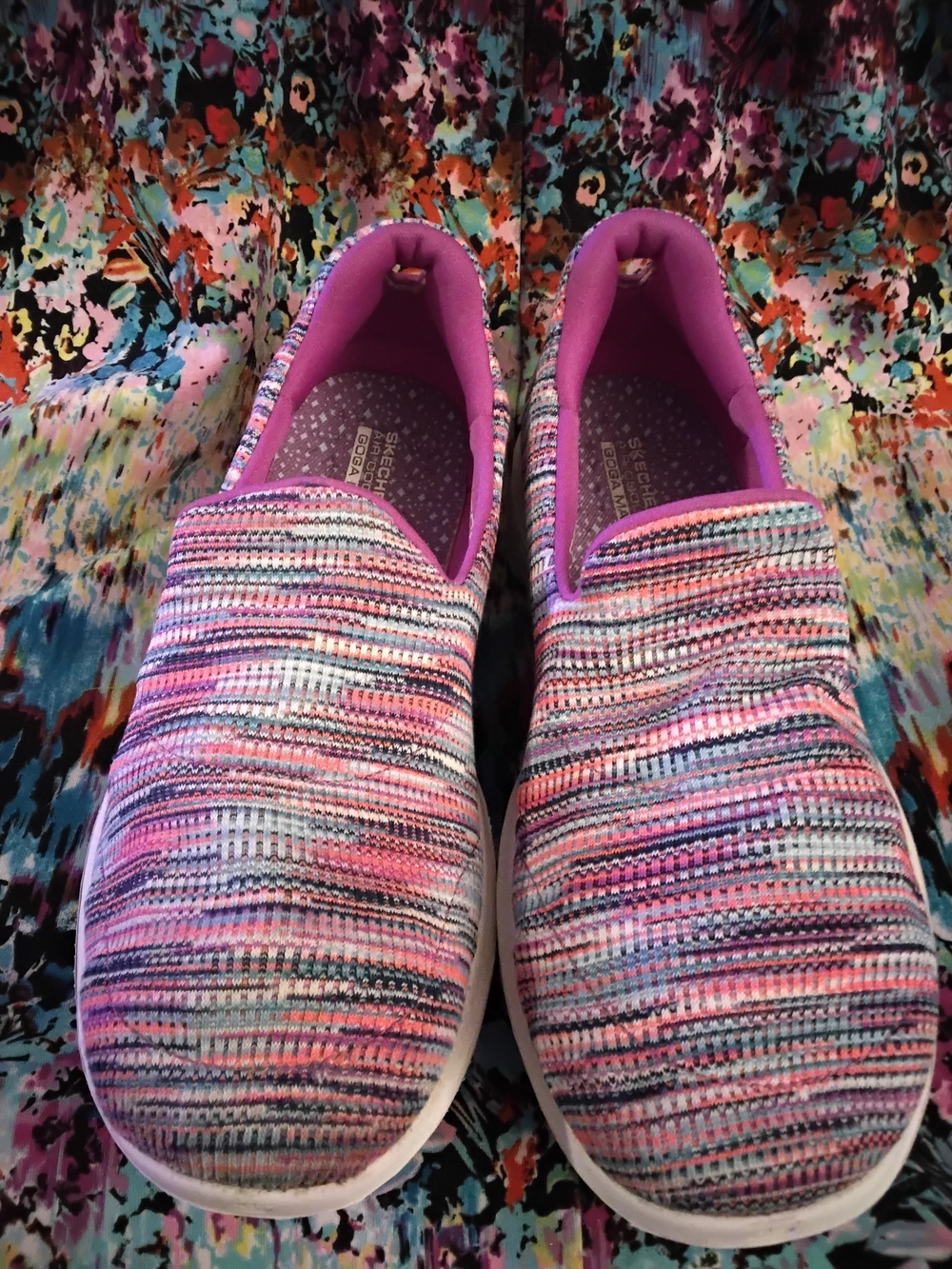 Skechers Women's Slip-On goga mat Go Walk pink & purple Women’s size 7.5 7 1/2